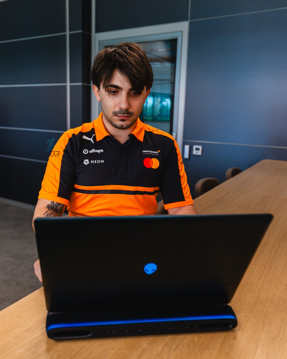 McLaren F1 Sim Racing Team tweet media