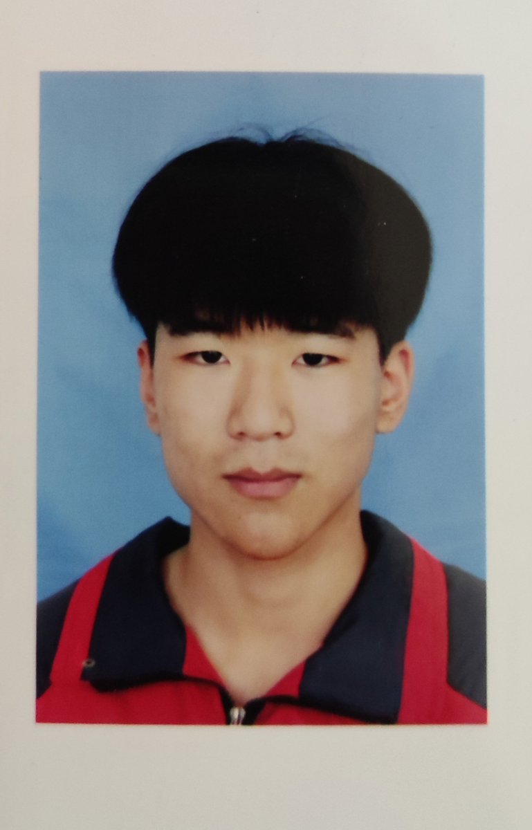 藏着刀片的苹果 tweet media