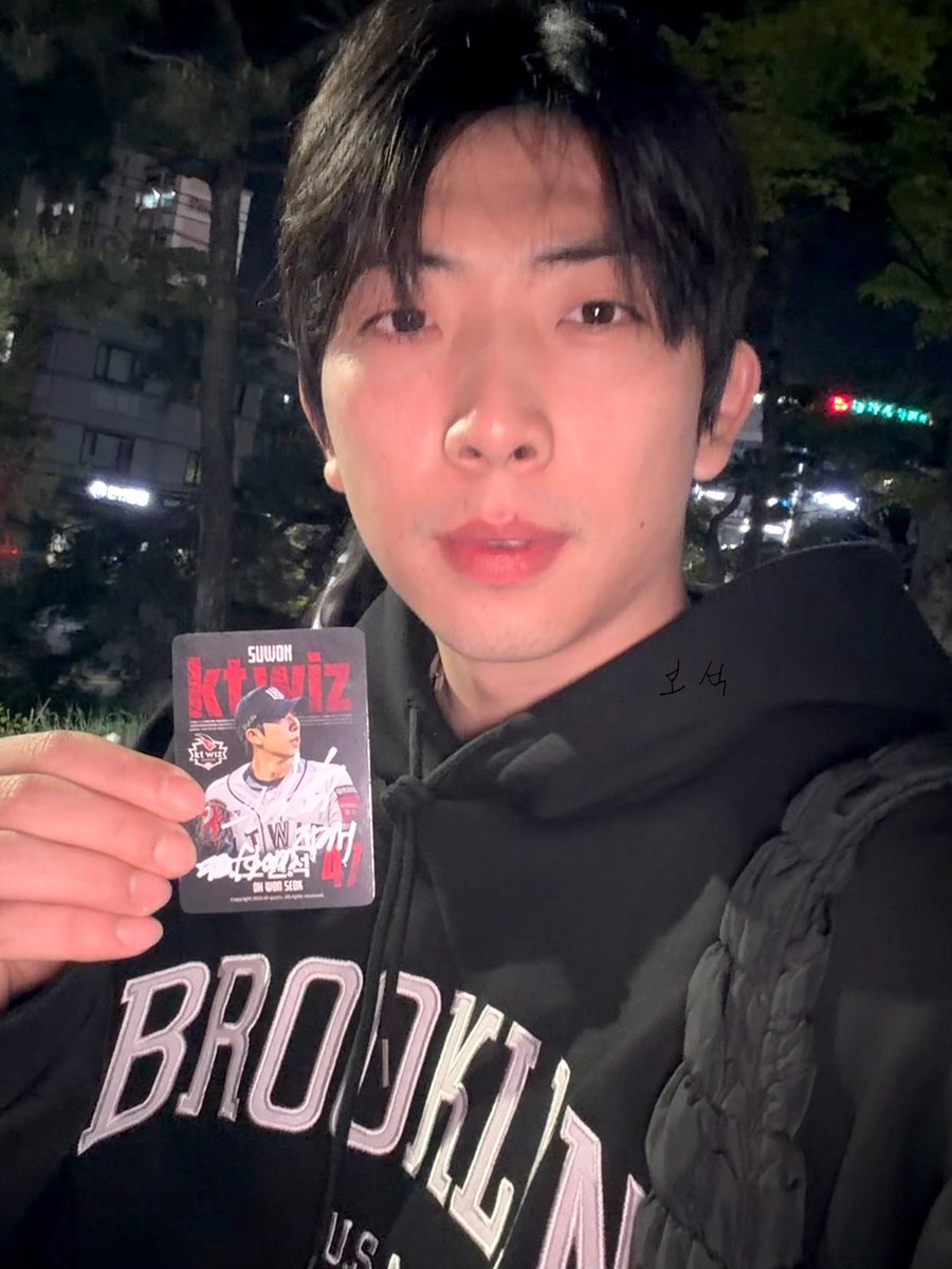 BoSeok ໒꒱ tweet media