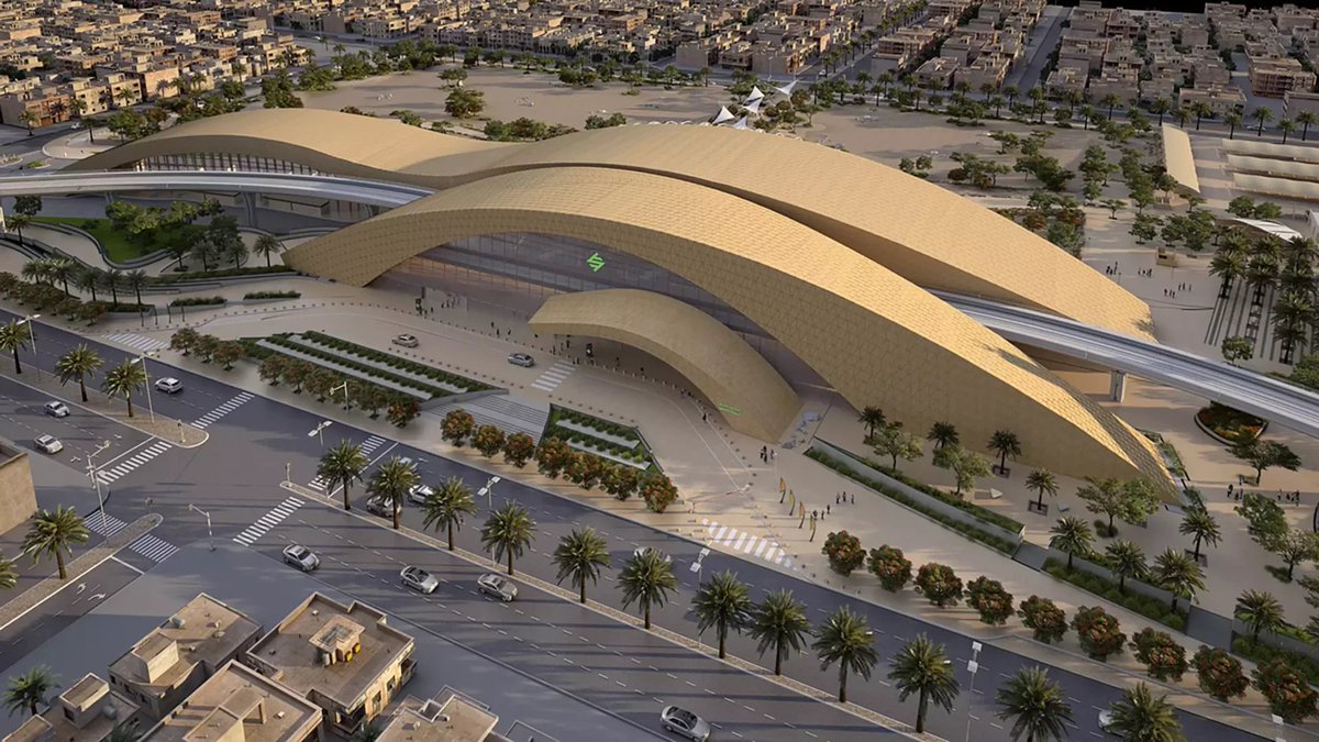 SaudiProject's tweet photo. تعتزم الهيئة الملكية لمدينة الرياض افتتاح المحطة الغربية قريبًا ضمن شبكة #قطار_الرياض، كإحدى المحطات الرئيسية ذات التصميم المستوحى من الكثبان الرملية، وتقع على المسار البرتقالي، وتضم مواقف سيارات تحت الأرض، ومحطة حافلات، ومسجد، ومساحات تجارية متكاملة https://t.co/f5WbLplp9M