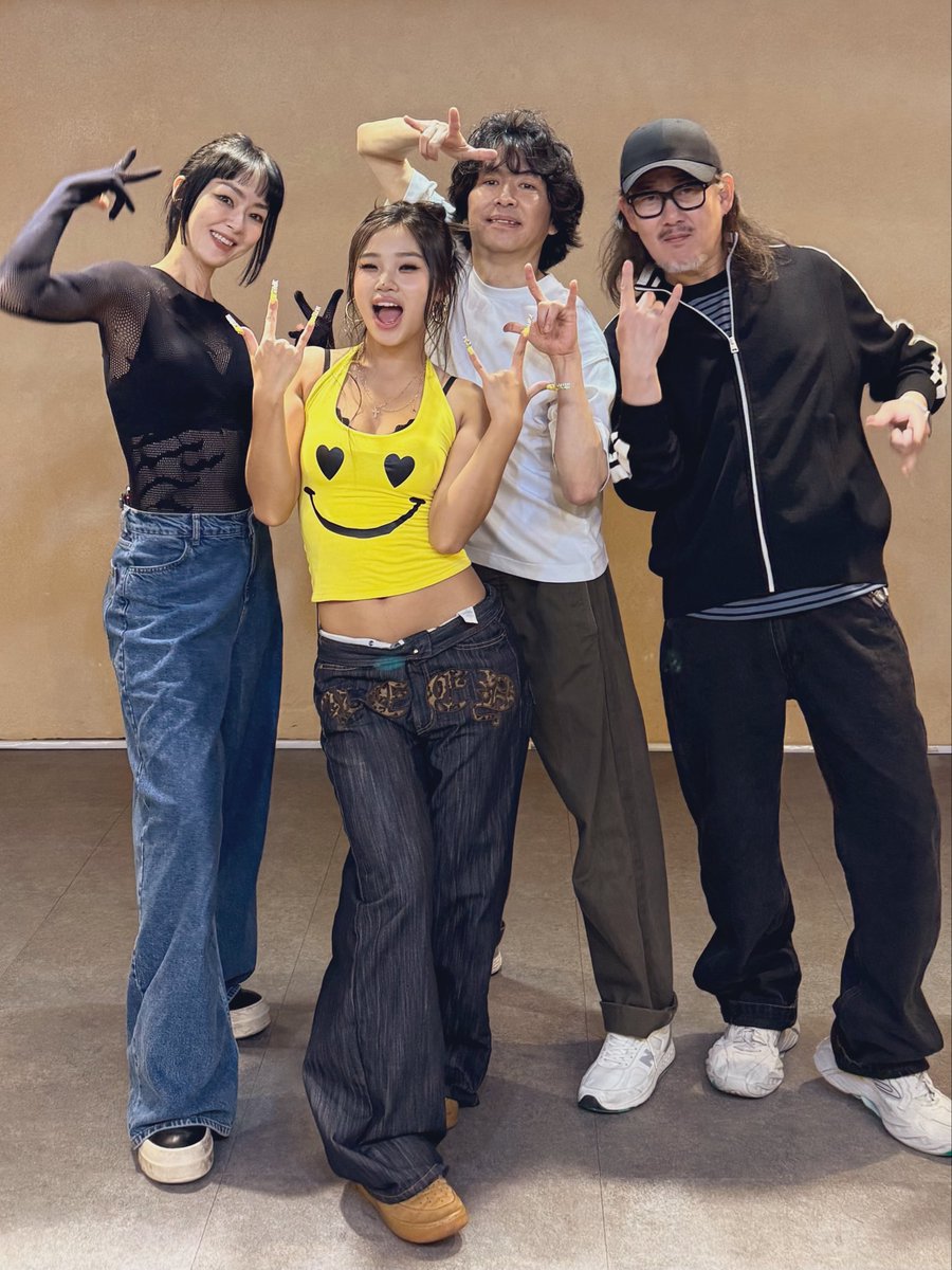 김윤아 tweet media