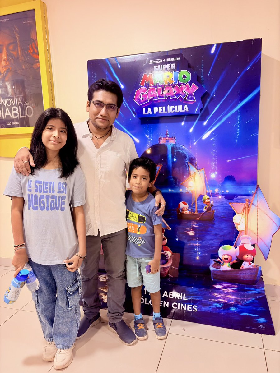 FGuille89's tweet photo. Pelicula 🎥😉🙂😃MarioGalaxy☺️🌃🌙🙃 https://t.co/NlmRFXDEdF