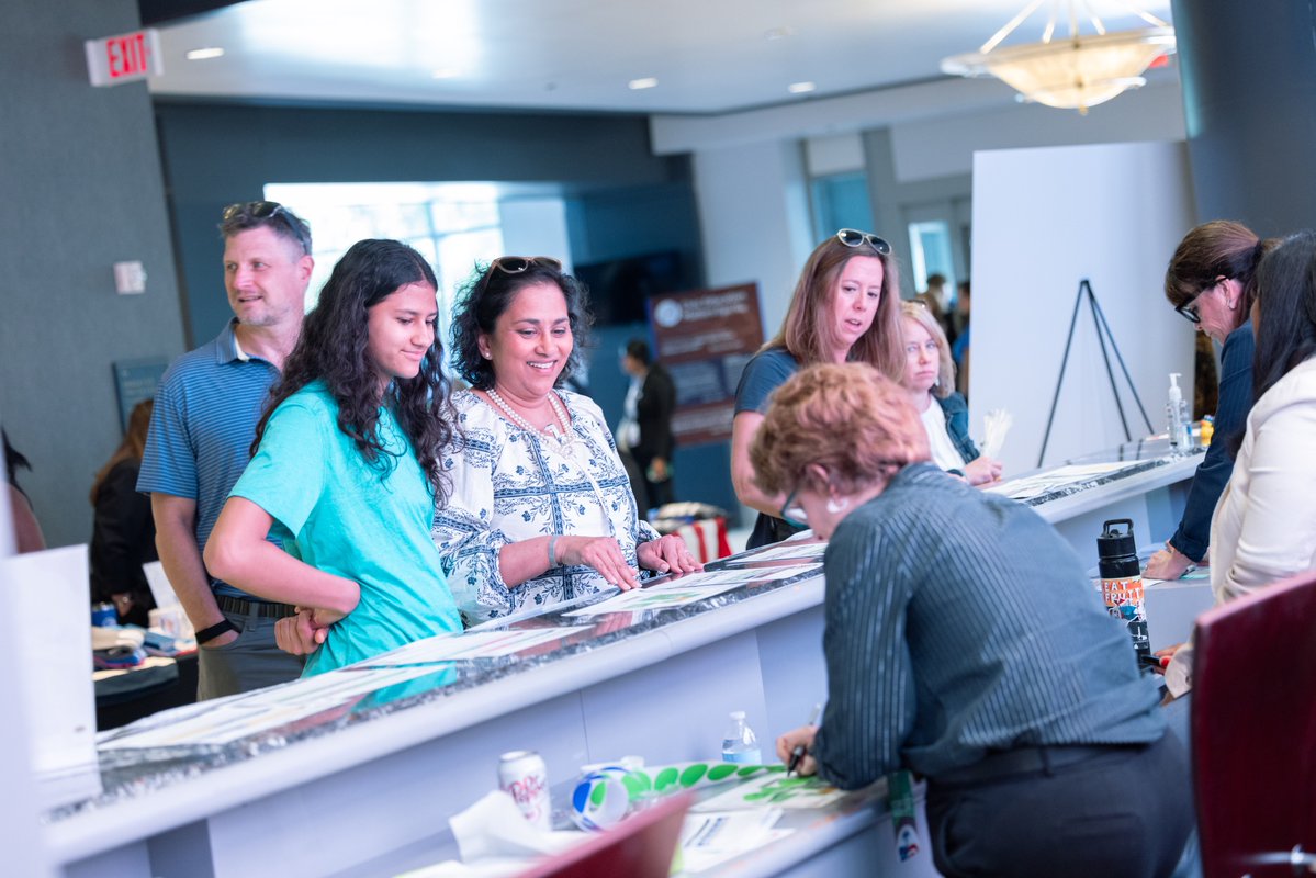 CivicEducation's tweet image. 1,200 students. 47 teams. Hundreds of volunteers who made it all possible.

The We the People National Finals was a roaring success because everyday Americans showed up and did the work democracy requires.

Thank you to every single volunteer.

#WTPFinals #America250 #Volunteers
