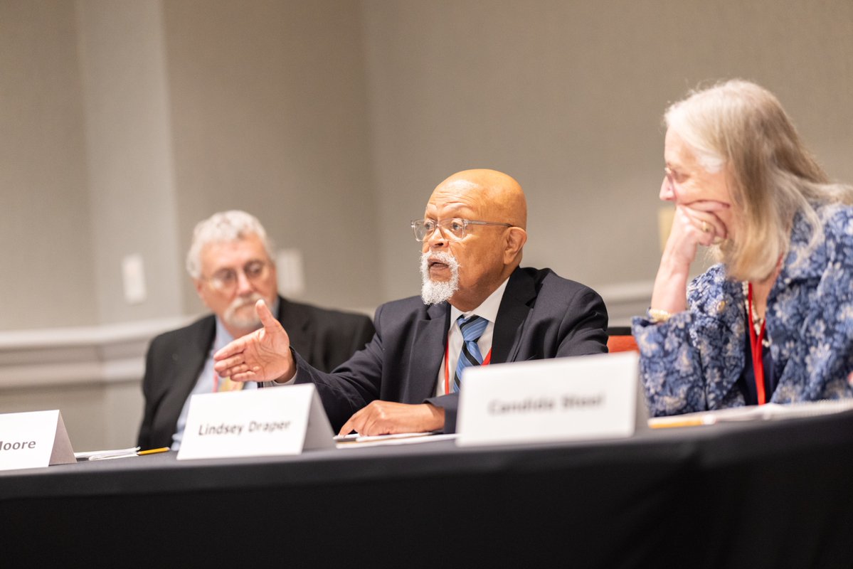 CivicEducation's tweet image. 1,200 students. 47 teams. Hundreds of volunteers who made it all possible.

The We the People National Finals was a roaring success because everyday Americans showed up and did the work democracy requires.

Thank you to every single volunteer.

#WTPFinals #America250 #Volunteers
