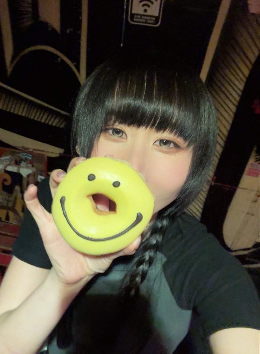 GulysDvid7's tweet image. The 4 Queen 👑🥯❤️

#BBTS 
#BrokenByTheScream