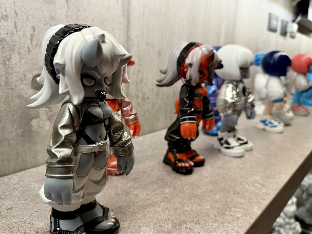 sofvimonster's tweet image. という事で、出張も手につかなかった今日の目的!遂に遂に目にする事ができました。眼福…

NILVAもポメもジャキちゃんも、セブンヘッズも楽しみすぎるぜ

#ソフビ
#emDASH