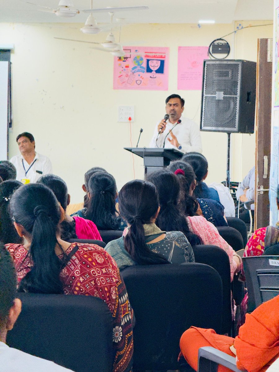 SDMLalpur's tweet photo. Training for polling staff
Tp/Dp election-Lalpur
@CollectorJamngr @infojamnagargog https://t.co/NcE9R4ximc