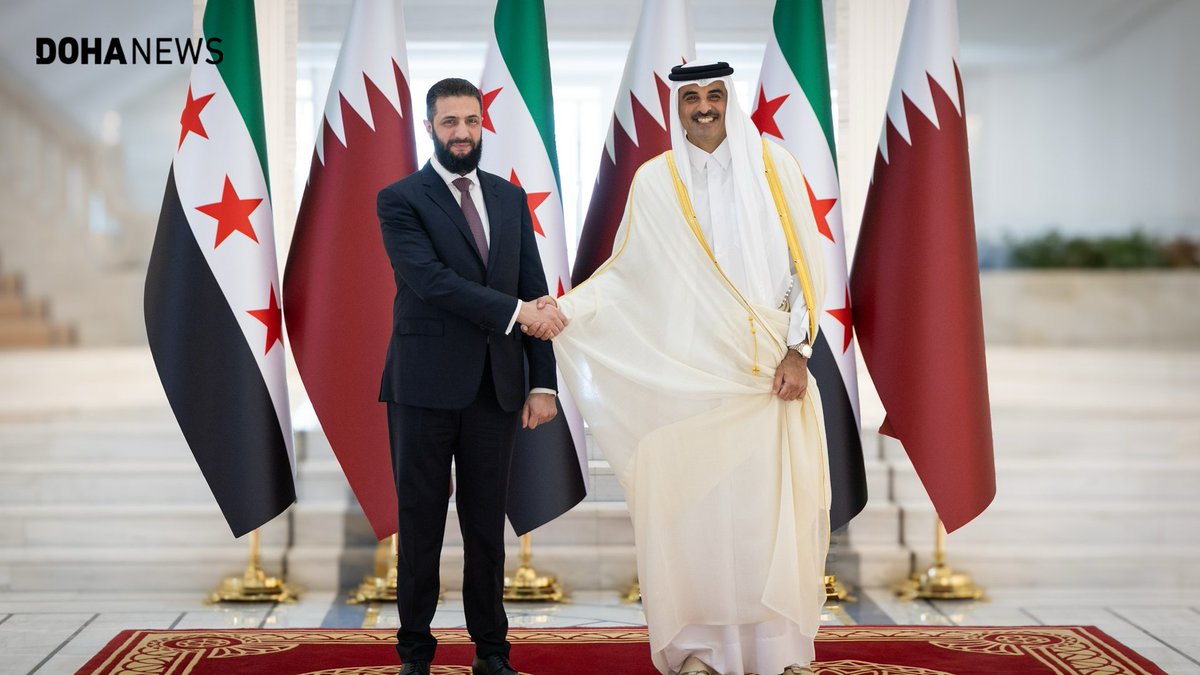 dohanews's tweet image. #Qatar’s Amir Sheikh @TamimBinHamad Al Thani and #Syria’s President @AH_AlSharaa met in #Doha on Wednesday, with Qatar’s Prime Minister and Minister of Foreign Affairs Sheikh @MBA_AlThani_ and Syria’s Foreign Minister @AsaadHShaibani also in attendance.

According to a statement