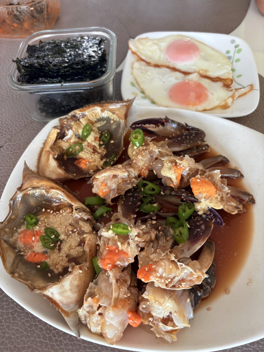 아 ㅁㅊ 창빈이 누나가 간장게장 담가줫대 남매 사이 왤케 좋음;;♡♡