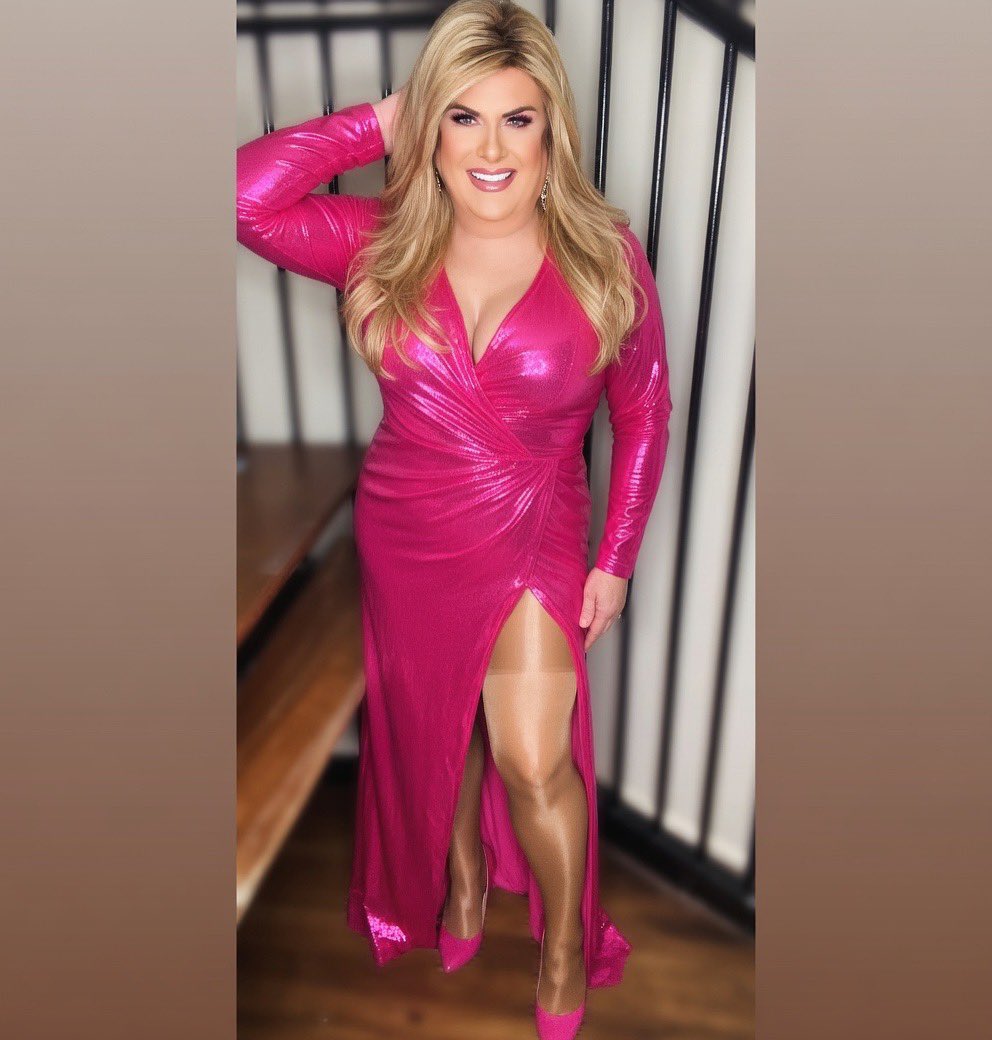 Brig_Delacroix's tweet image. Today is Wednesday, yes, and we wear pink, right! Plus it’s #humpday too I believe, so, with inspiration from a few, here’s my offerings …you decide!