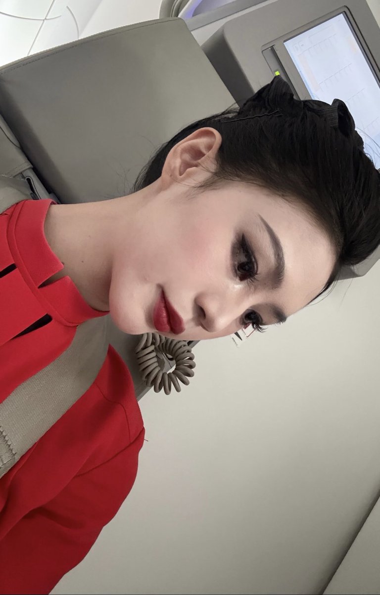 川航空姐 菲菲 tweet media