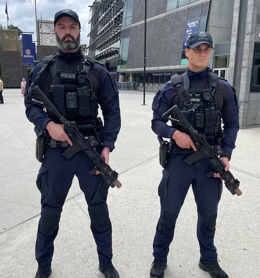 TruthdriverOn's tweet image. Police in huge numbers with long arms will flood the Sydney City for Anzac Day!

This is the result of atrocious governance by both Albo &amp;amp; Minns!

Labor have made Australia unsafe due to their divisions &amp;amp; incompetence!

Sack Labor to make Australia safe again!

#auspol