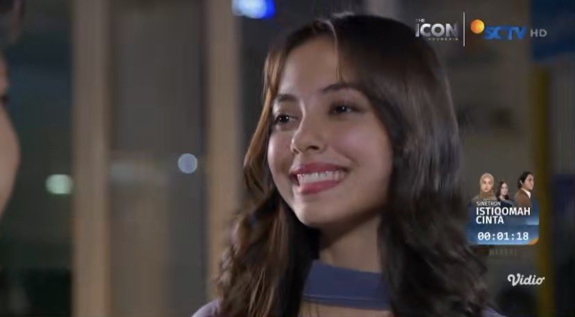 gheacy_'s tweet image. mohan nemenin raisa dari:
- langit terang sampe gelap
- rambut raisa terang sampe gelap
- rambut raisa curly sampe CURLYYY