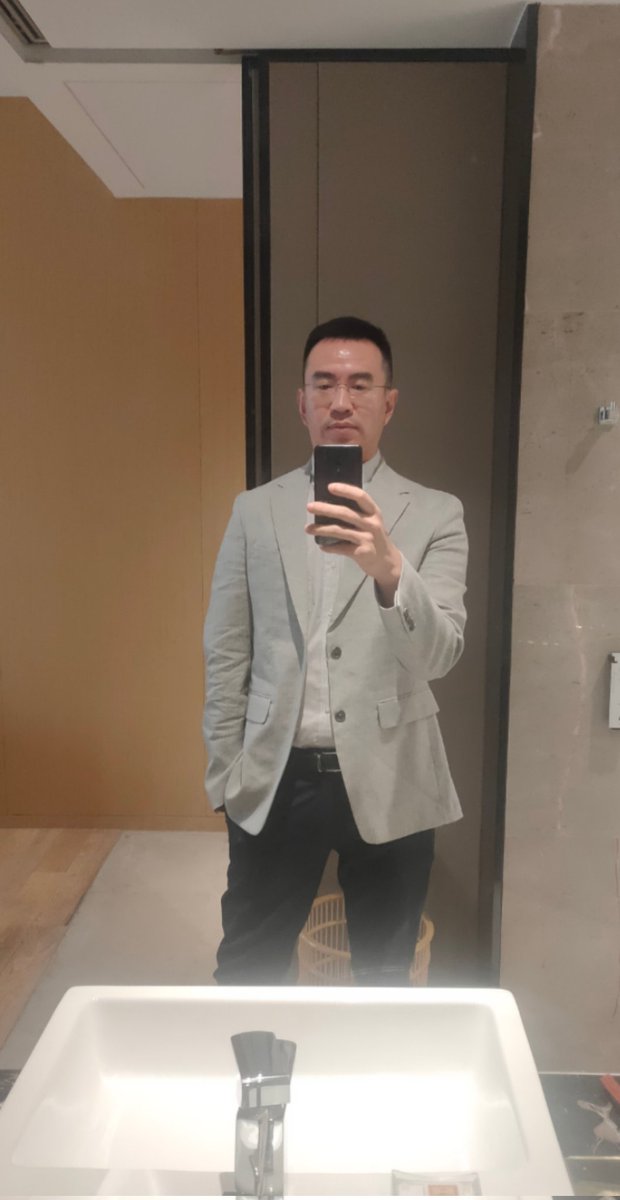 红颜中老 tweet media