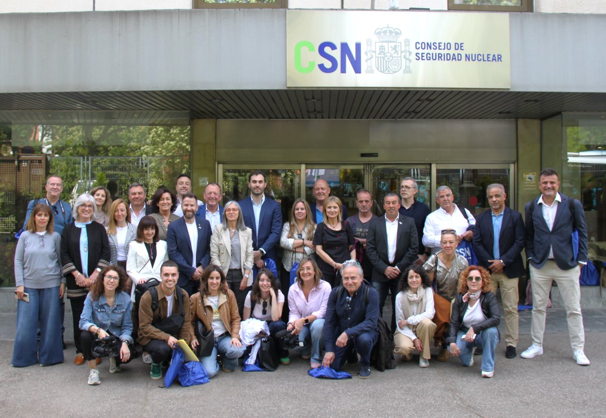 CSN_es's tweet photo. 👩‍💼👨‍💼Jornada de trabajo en el #CSN junto a @AMAC_municipios con medios de comunicación.

 📝 El foco: la importancia de ofrecer información rigurosa, contextualizada y contrastada sobre la seguridad nuclear y la protección radiológica. #Transparencia

📋https://t.co/3wRdtlixN2 https://t.co/uIpNOGyOSg