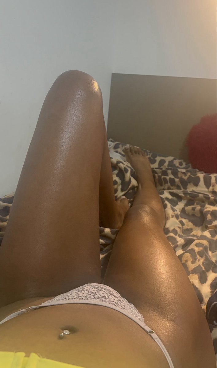 goddessamazin's tweet image. Who wants content / to video call 

#feet #feetworshi̇p #sessions #findom #worship #financialdomination