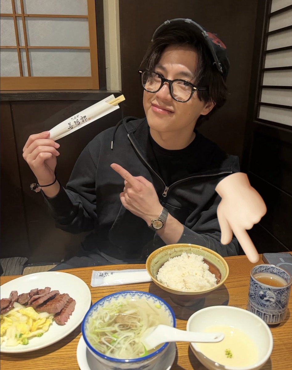 えりな tweet media