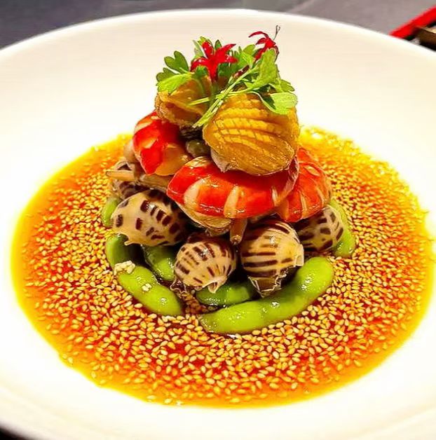 GreenFree_'s tweet image. 10-Minute Honey Soy Garlic Tofu Bowl! Crispy tofu, fluffy rice, fresh veggies—drizzle with a 3-ingredient honey-soy glaze. Quick, savory, plant-powered.  #HomemadeMeals #EasyRecipes