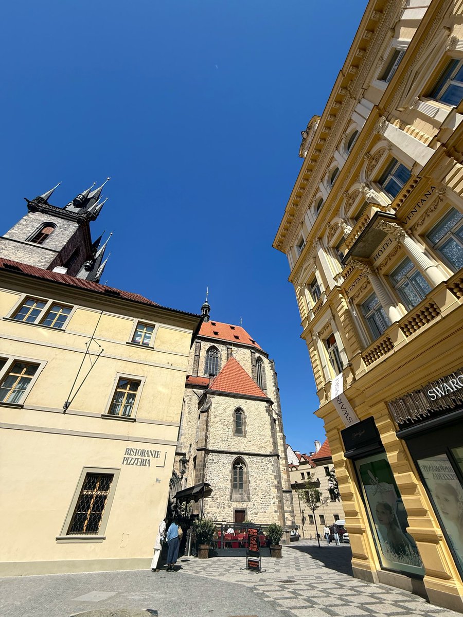 Vivian Wu tweet media