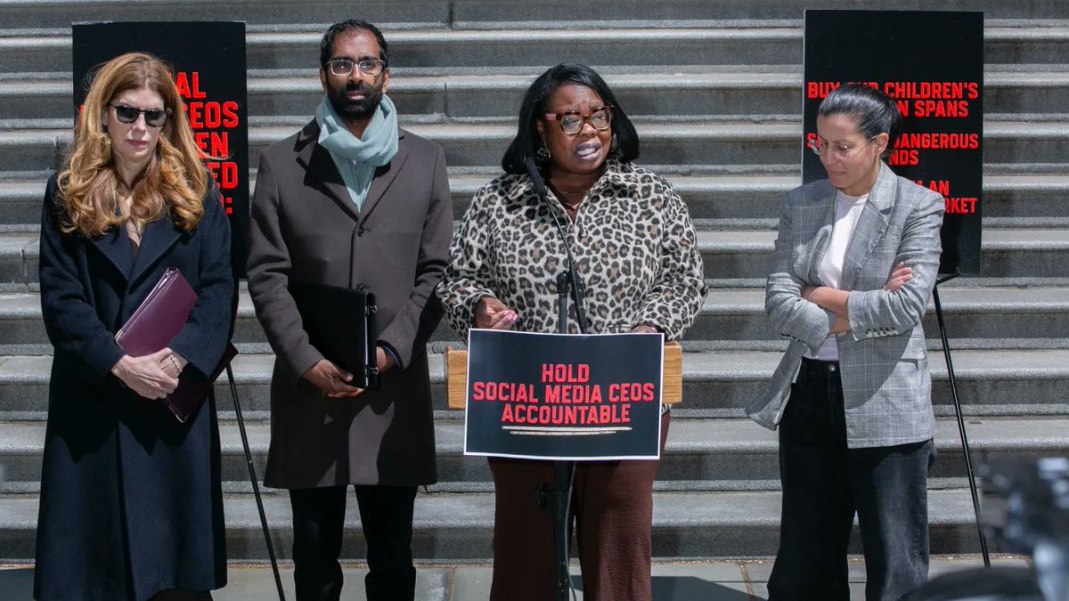 Listin USA tweet media