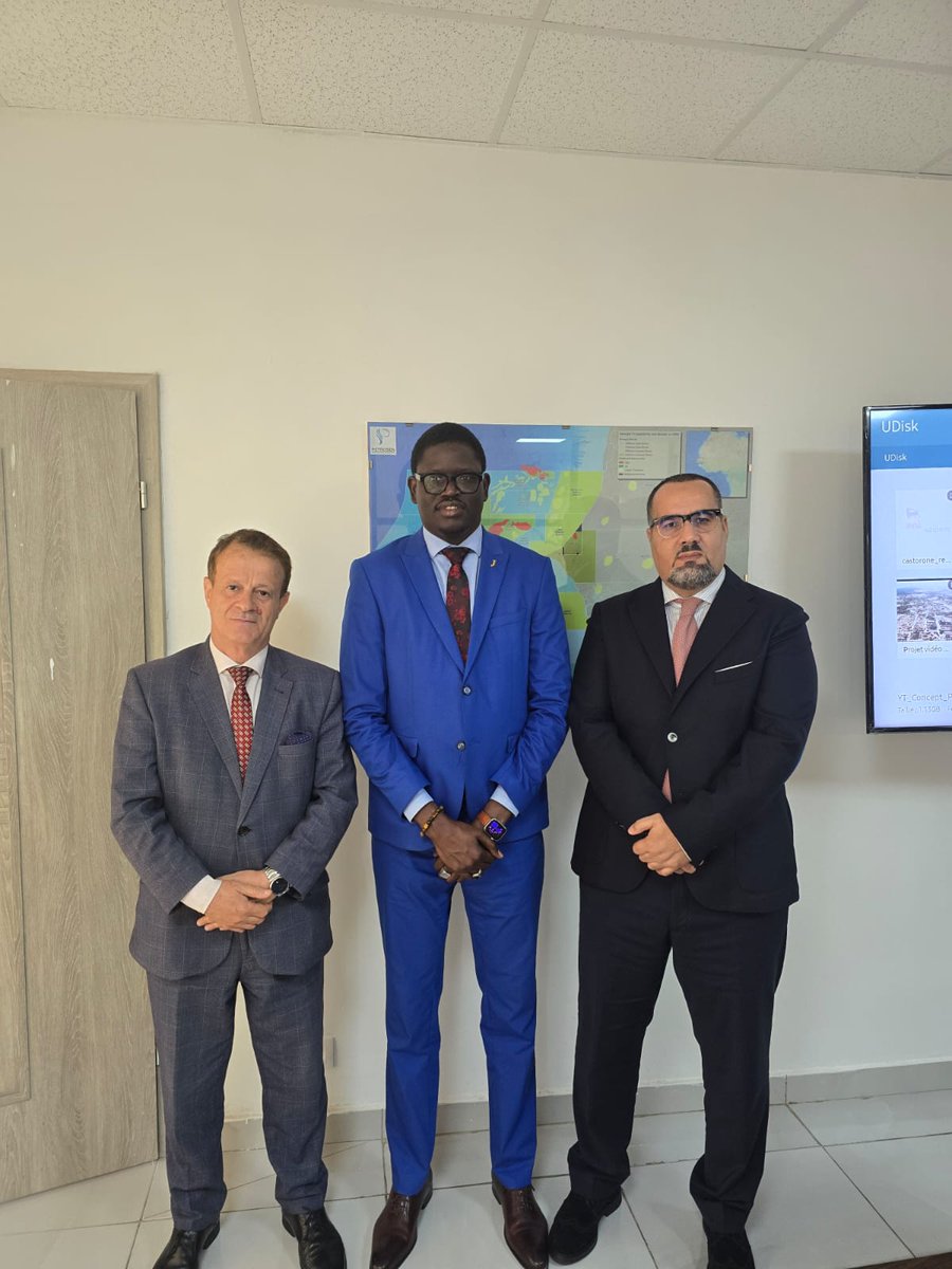 Algerian Embassy in Dakar tweet media