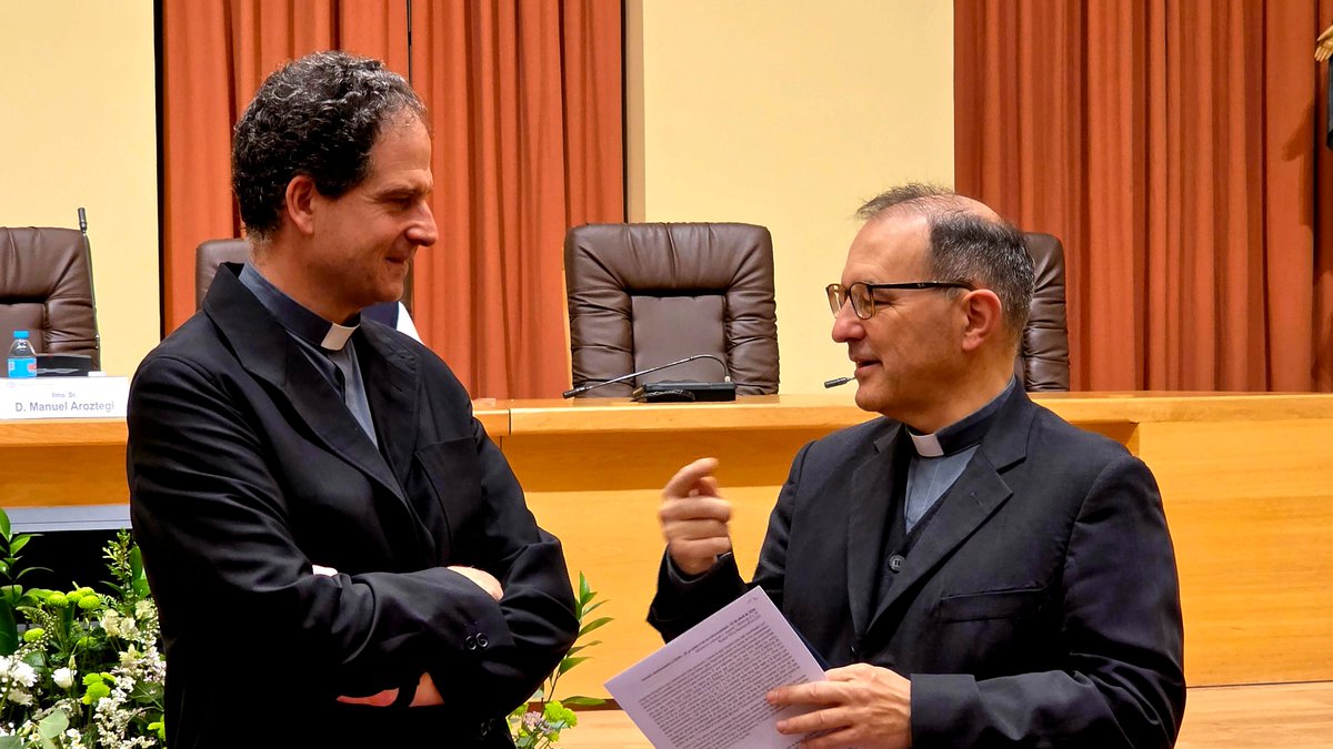 UniSanDamaso's tweet photo. 📸En la @UniSanDamaso celebramos hoy la jornada interfacultativa “El presbítero en su relacionalidad”.

Un espacio de encuentro donde profesores y alumnos profundizan en la identidad y misión del presbítero.

👉Compartimos algunas imágenes de la jornada

https://t.co/iofuq9OttV https://t.co/OTg9SqqywT