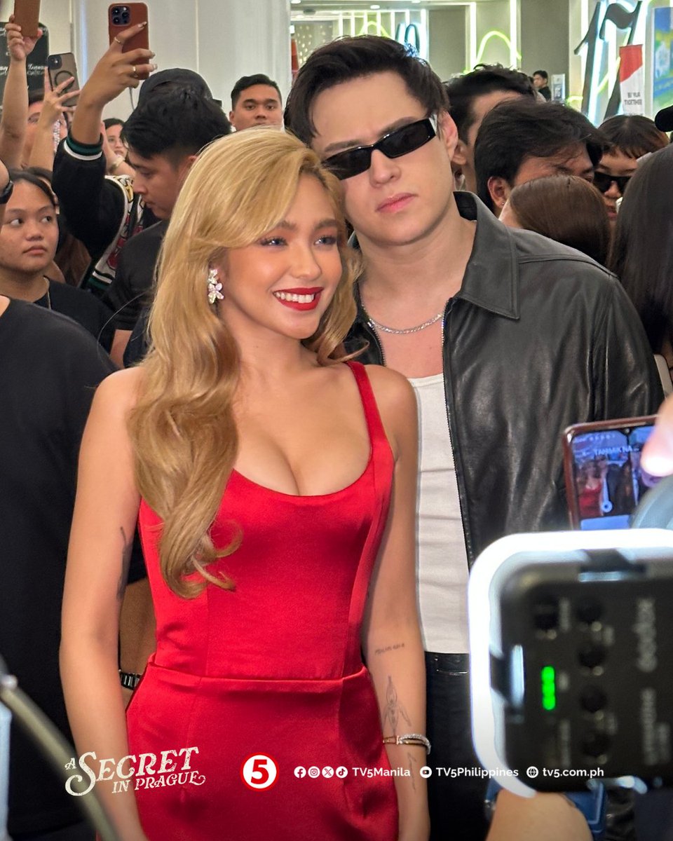 TV5manila's tweet photo. AHHHH! CAN'T CONTAIN THE KILIG AND HAPPINESS! 🤩😍

Sasamahan lang naman ng #QuenDrea ang kanilang mga fans para sa #ASecretInPrague Exclusive Advance Screening sa Gateway Mall 2!

#ASecretInPragueTV5
#TodoMaxPrimetimeSingko https://t.co/57QYv4BIiv