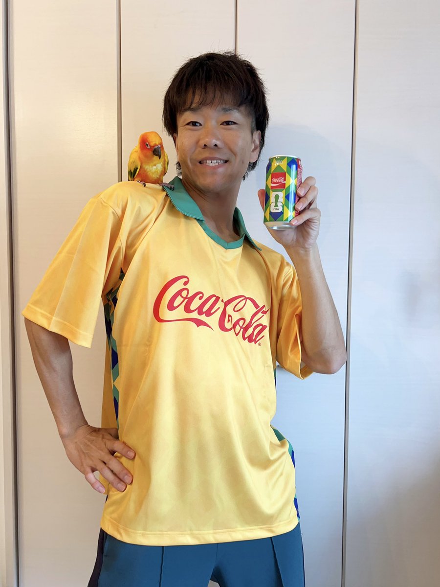 コカ•コーラさんから豪華なギフトボックス🎁​ 撮影でも着用したコーク