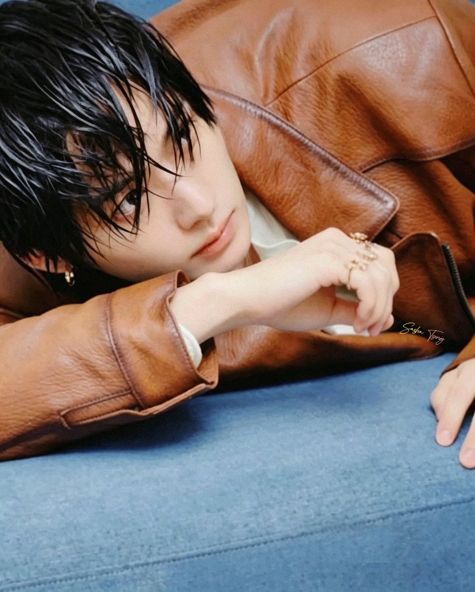 TsengSasha's tweet photo. 26.04.22
marie claire korea
（HD）Lee Know CUT.
10P 🌹🐰🌹
#リノ 
#리노
#leeknow https://t.co/1Z2VmXG77Z