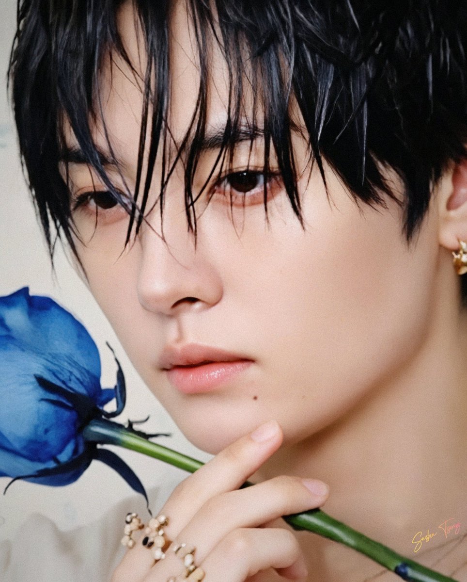TsengSasha's tweet photo. 26.04.22
marie claire korea
（HD）Lee Know CUT.
10P 🌹🐰🌹
#リノ 
#리노
#leeknow https://t.co/1Z2VmXG77Z