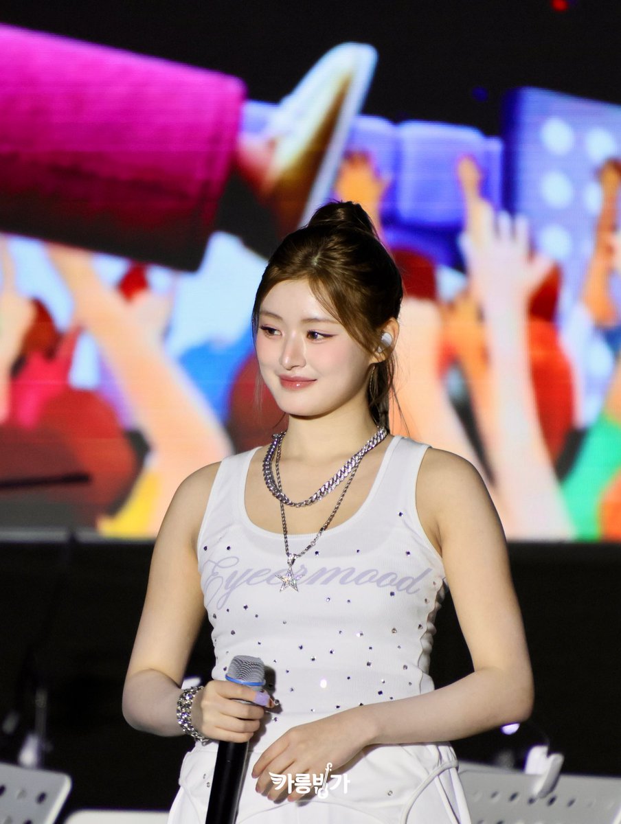 Garungbinga's tweet image. 20260418 뮤직인더하남

아테나 : 트웨니 너를 위한 사랑이야~~💗

#ATHENA #아테나 #피프티피프티 #FIFTYFIFTY