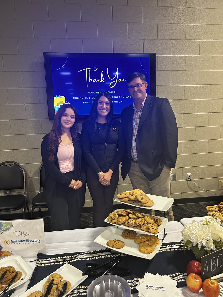 texasmackay's tweet photo. Enjoyed the @ClearCreekISD  Future Educators' Signing Ceremony. Great keynote by the Clear Creek HS teacher of the year Marshall Munson who went through the Teacher Education Training program at Clear Falls. Great to see our district help fill the future teacher pipeline. https://t.co/4z00bclPeT