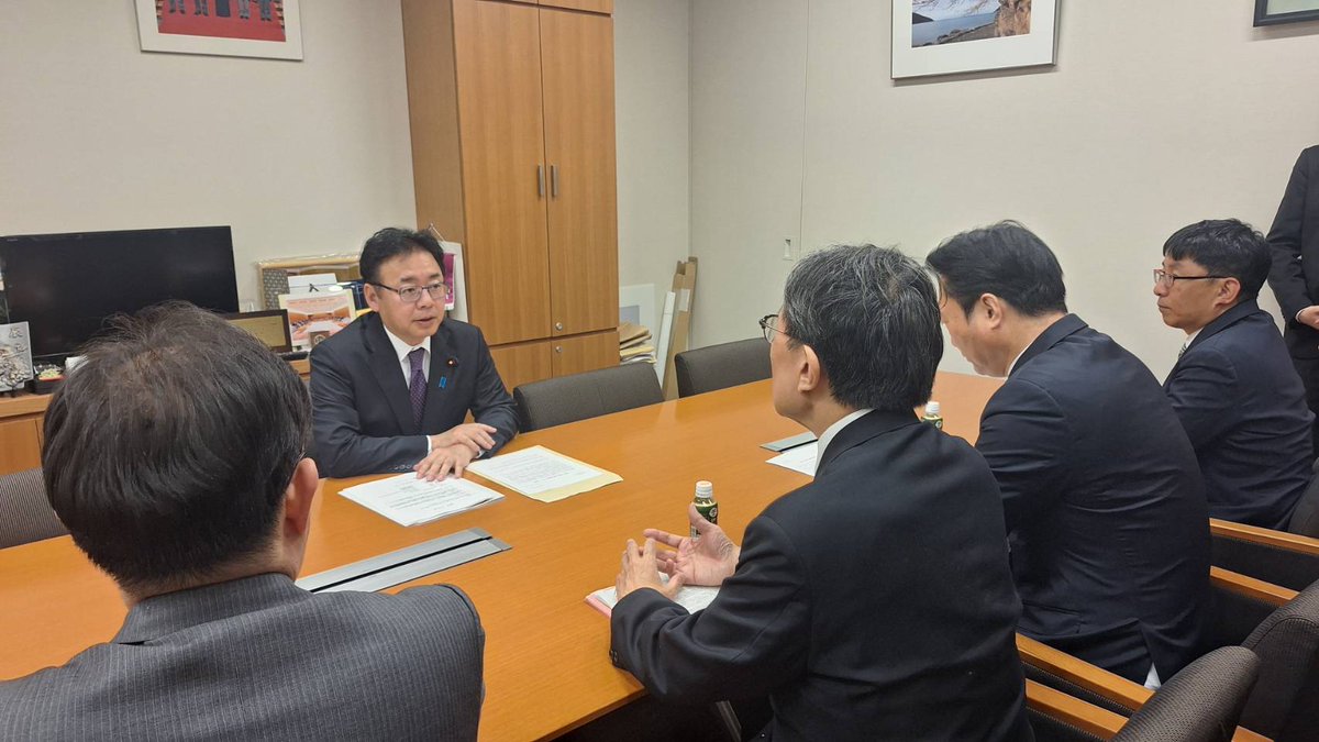 本日の東京日程は、主として民泊の規制強化に向けての、旅館業法、住宅宿泊事業法を所管する、厚生労働省、観光庁への要望を行うためのものでした。
ちょうど1週間前には、第1回京都市にふさわしい民泊の在り方検討会議を開催したところでありますが、その議論も踏まえて、再度私自身が、
