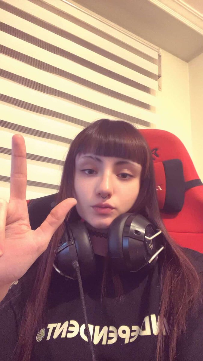 andystaver8's tweet photo. Soy tu nueva diosa, tú dueña, la que te va a drenar la mente, el orgullo... Y sobretodo tú cartera. ⛓️
¿Te atreves a ser obediente?
Te quiero arrodillado en mi Dm listo para hundirte en tu adicción✨

#findom #slowdrain #pagafantas #pringado #sumisofinanciero https://t.co/obcqoHh1xP