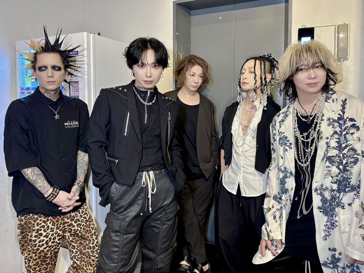 mitsu tweet media