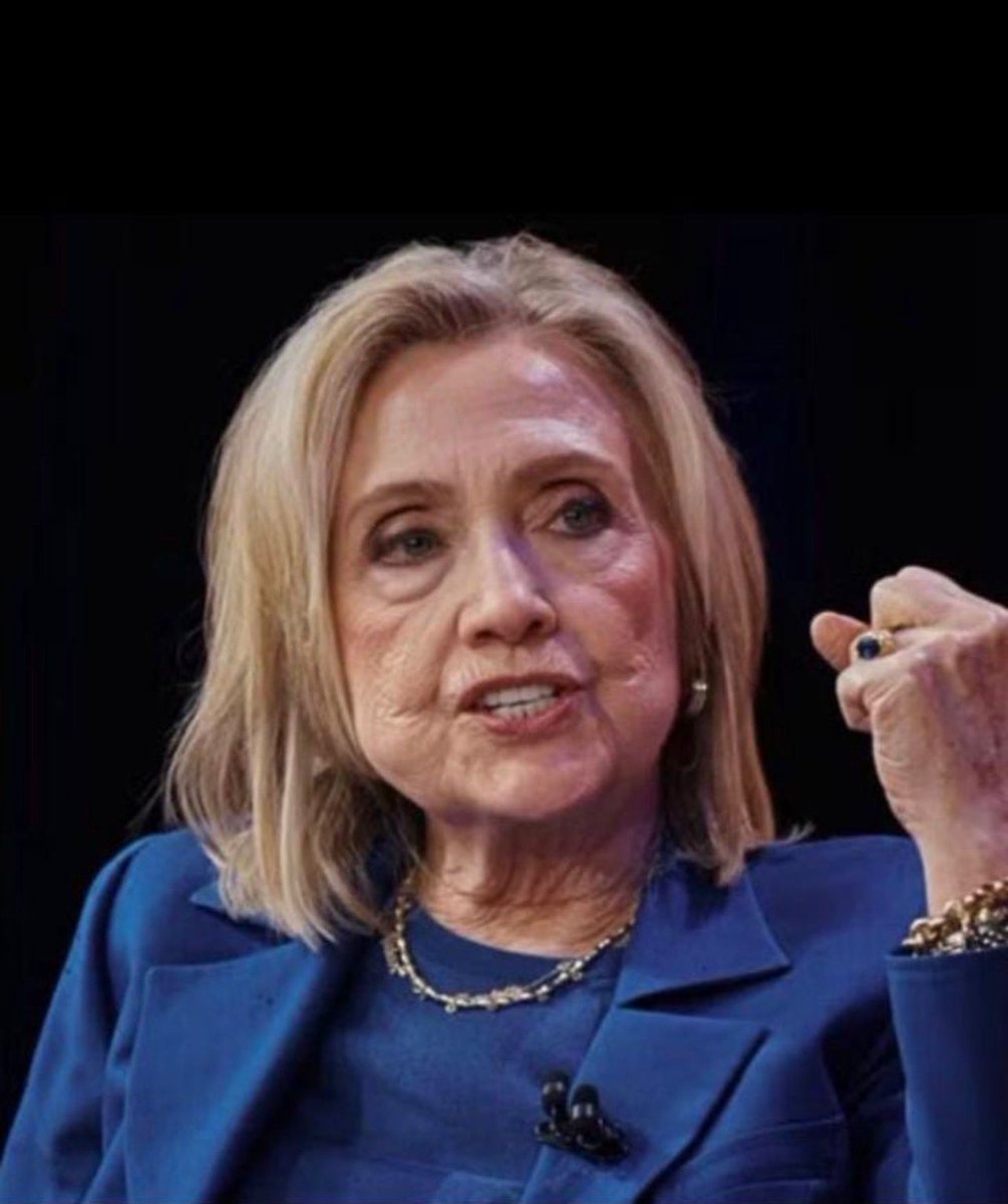 Dark Darling tweet media