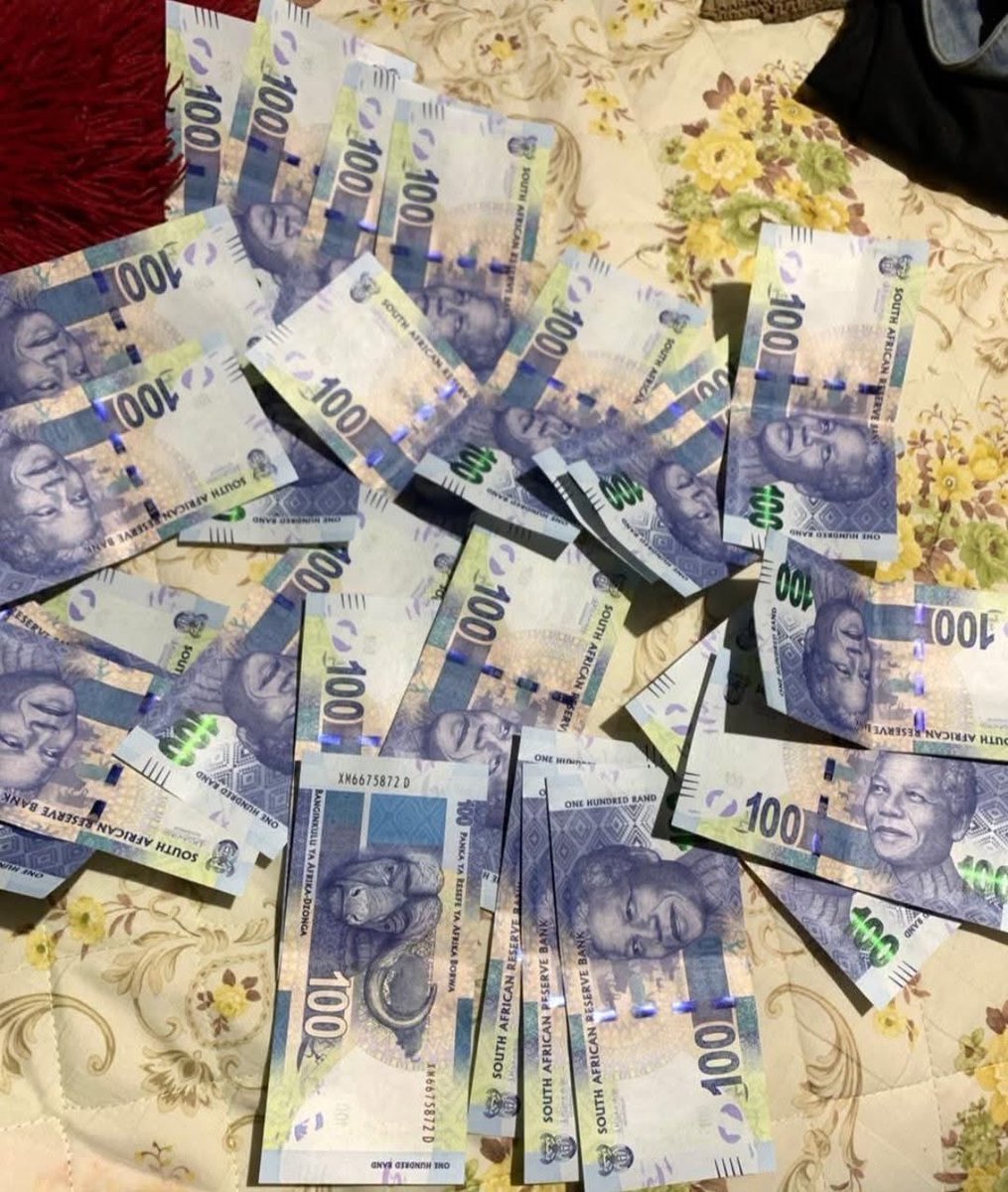 koketsomashilee's tweet photo. Dear money 💰 I'm not among those who said you can't buy happiness 😊😂 https://t.co/aUPtI1A5EL