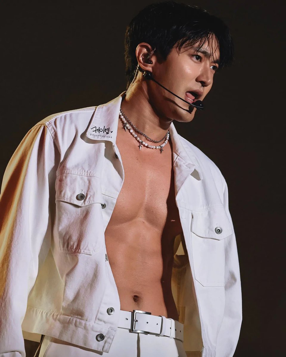 siwonchoist's tweet image. #siwon #siwonchoi #choisiwon
#시원 #최시원 #崔始源 #シウォン