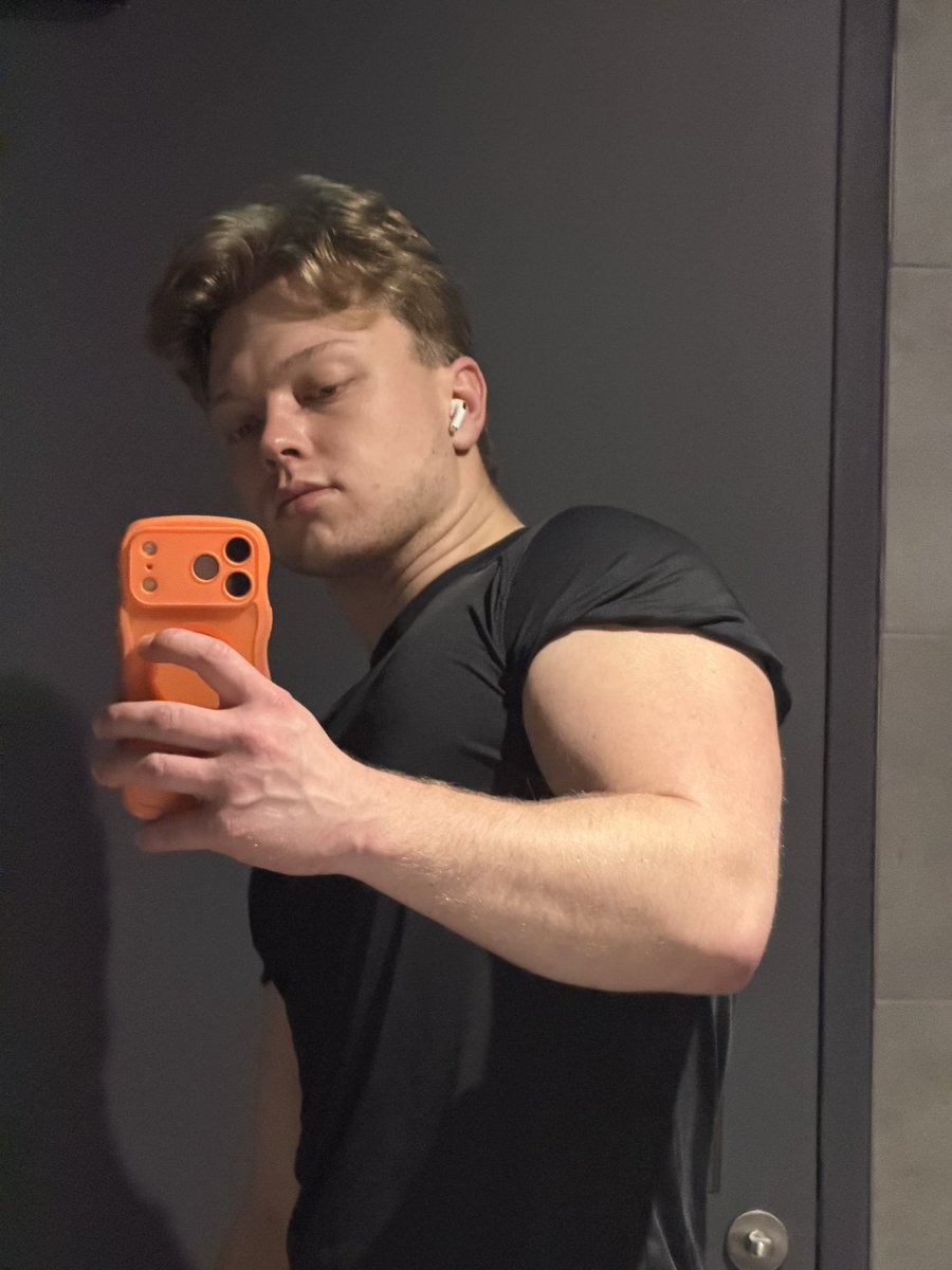 Alancrtn's tweet photo. 🏋🏼 🏋🏼 https://t.co/TZi8i8iOa5