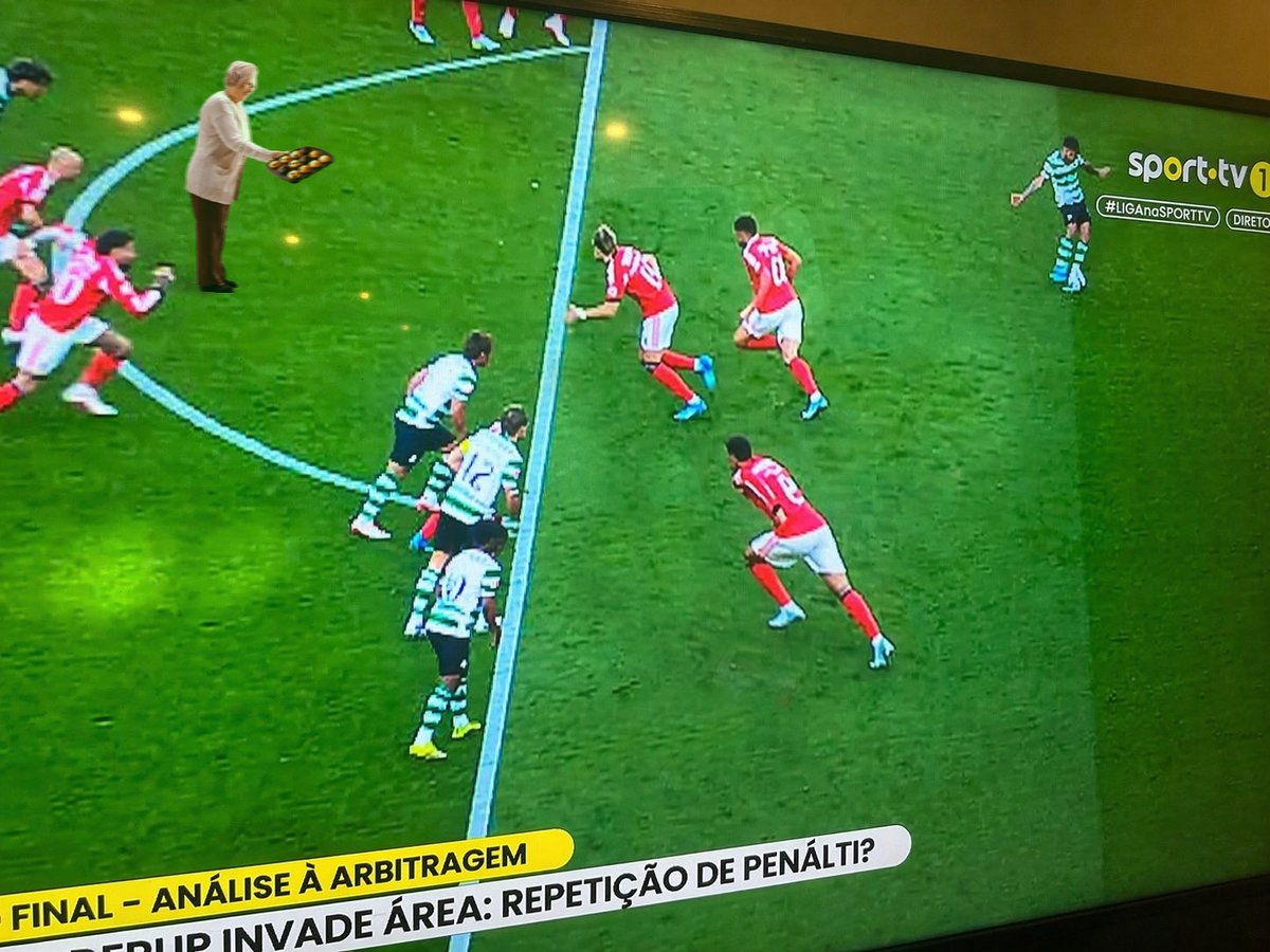 Insónias em Carvão tweet media