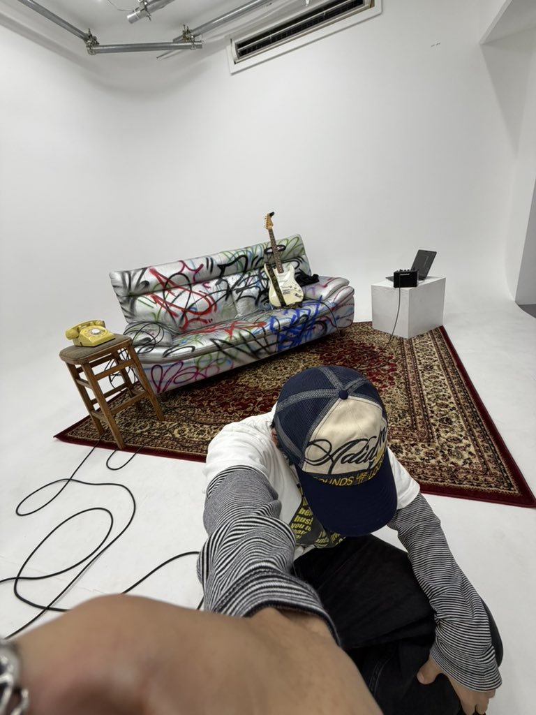 ayumu__imazu's tweet photo. 明日新曲のめちゃめちゃかっこいい動画20:00くらいに投下するから、盛り上げてくれたらめっちゃ嬉しい！よろしく！！ https://t.co/pGteCJIKHy
