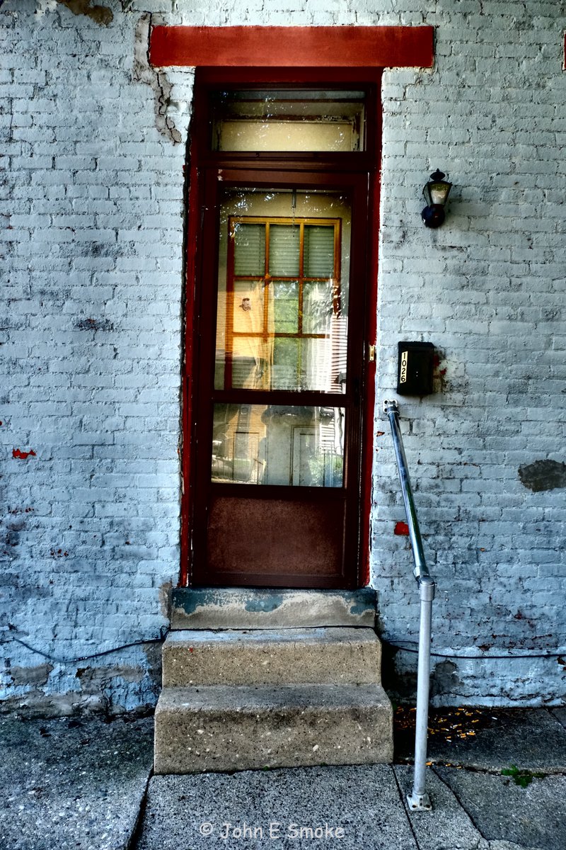 JohneeeSmoke's tweet image. Door #1026