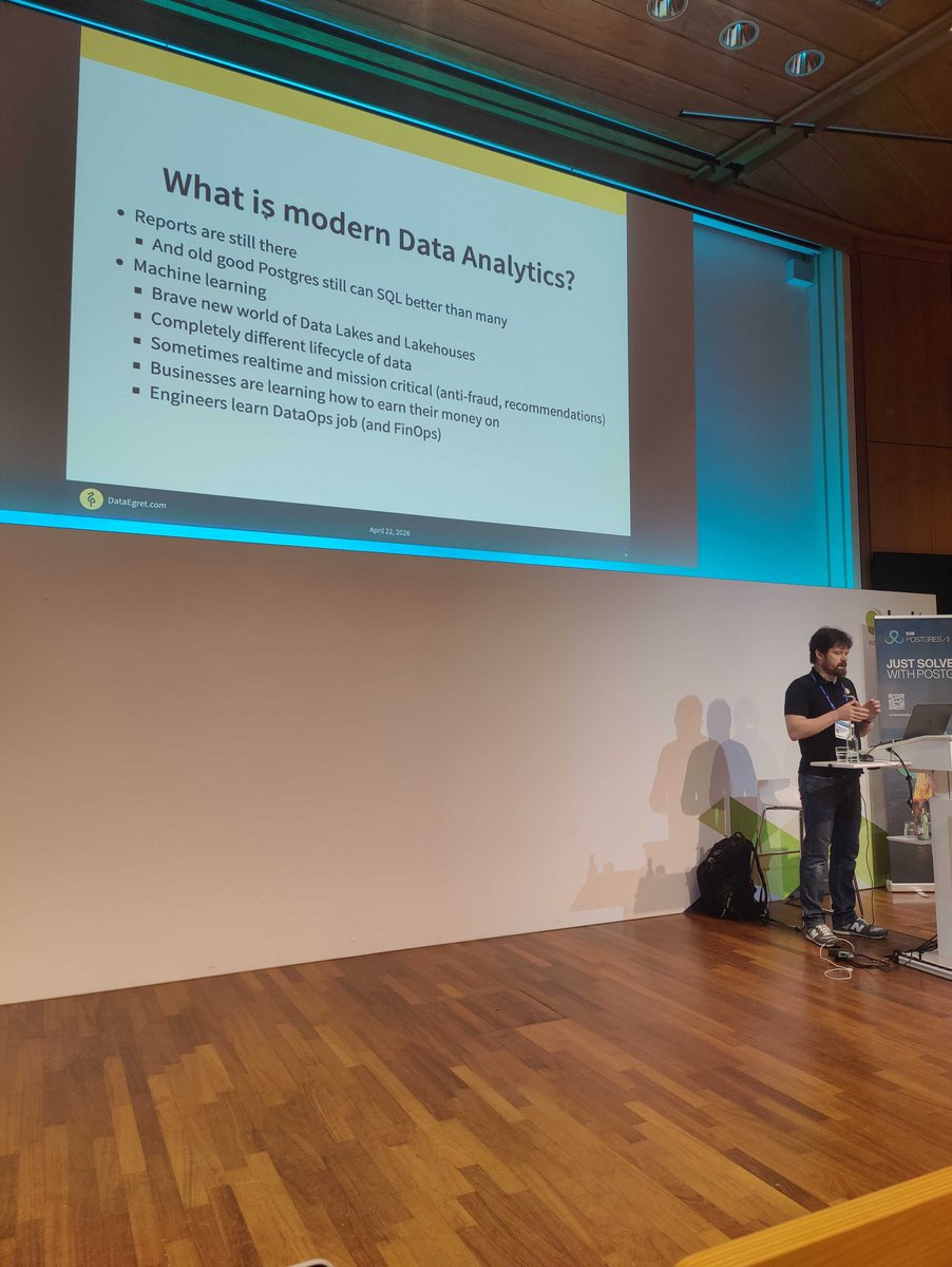 Data Egret | PostgreSQL support tweet media