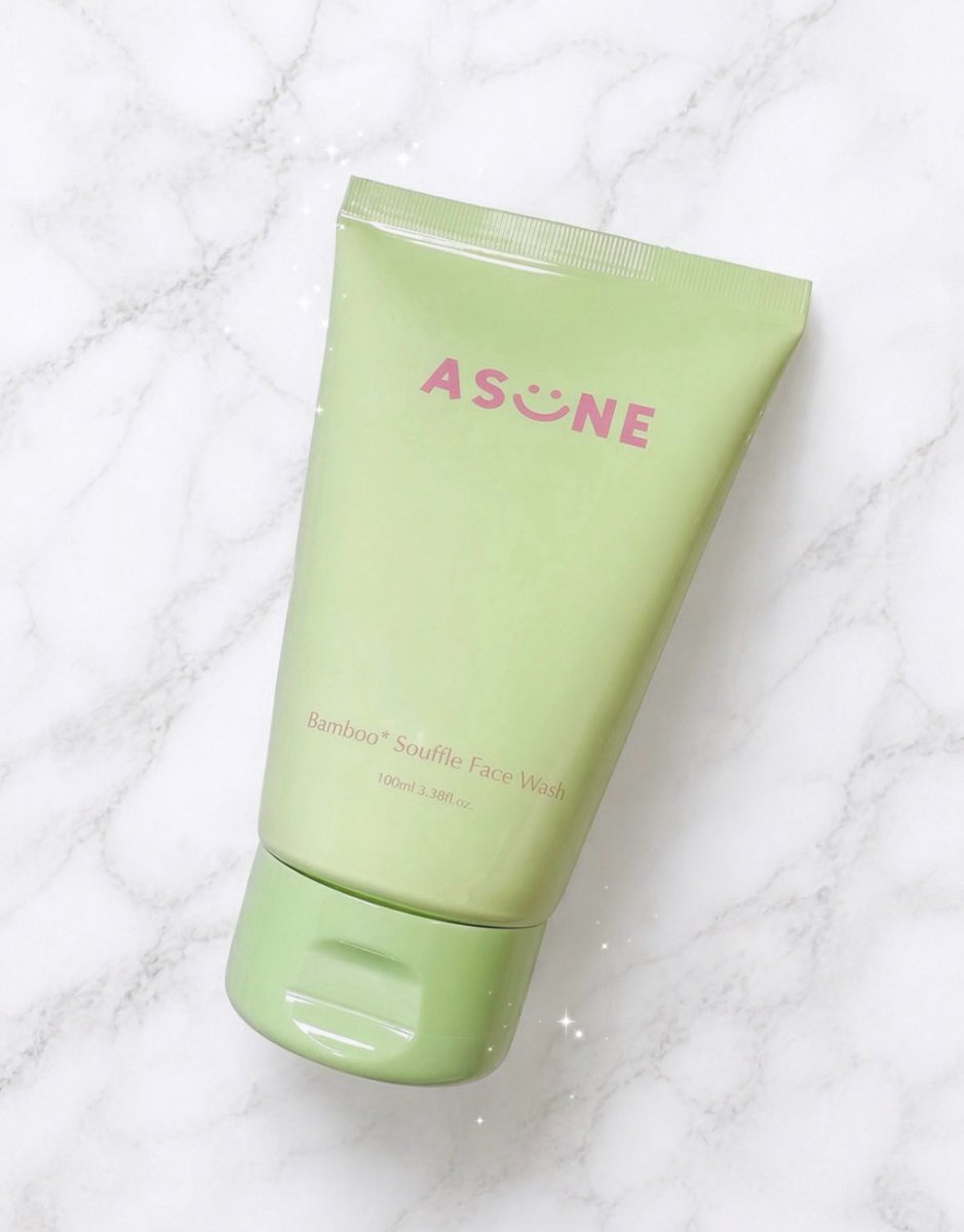 ____2O_'s tweet photo. 【PR】 中町綾ちゃんプロデュースASUNEから洗顔フォームが新発売🫧
使用感が本当に良くて、最近の1軍入りしたよ🥹✨
スクラブではないのに毛穴や角質汚れを綺麗にできて、摩擦も気にせず使えるの😭💯
竹由来の竹水の成分で、ゆらぎやすい肌も整えてくれるよ🧴💚
デイリーケアとしても、スペシャルケアでパックとしても◎

乾燥肌の私も肌がつっぱらずに使えたし、脂性肌の方には特におすすめです🪄

#ASUNEスフレ洗顔 #ASUNE #アスネ #中町綾 #スキンケア @ASUNE_official