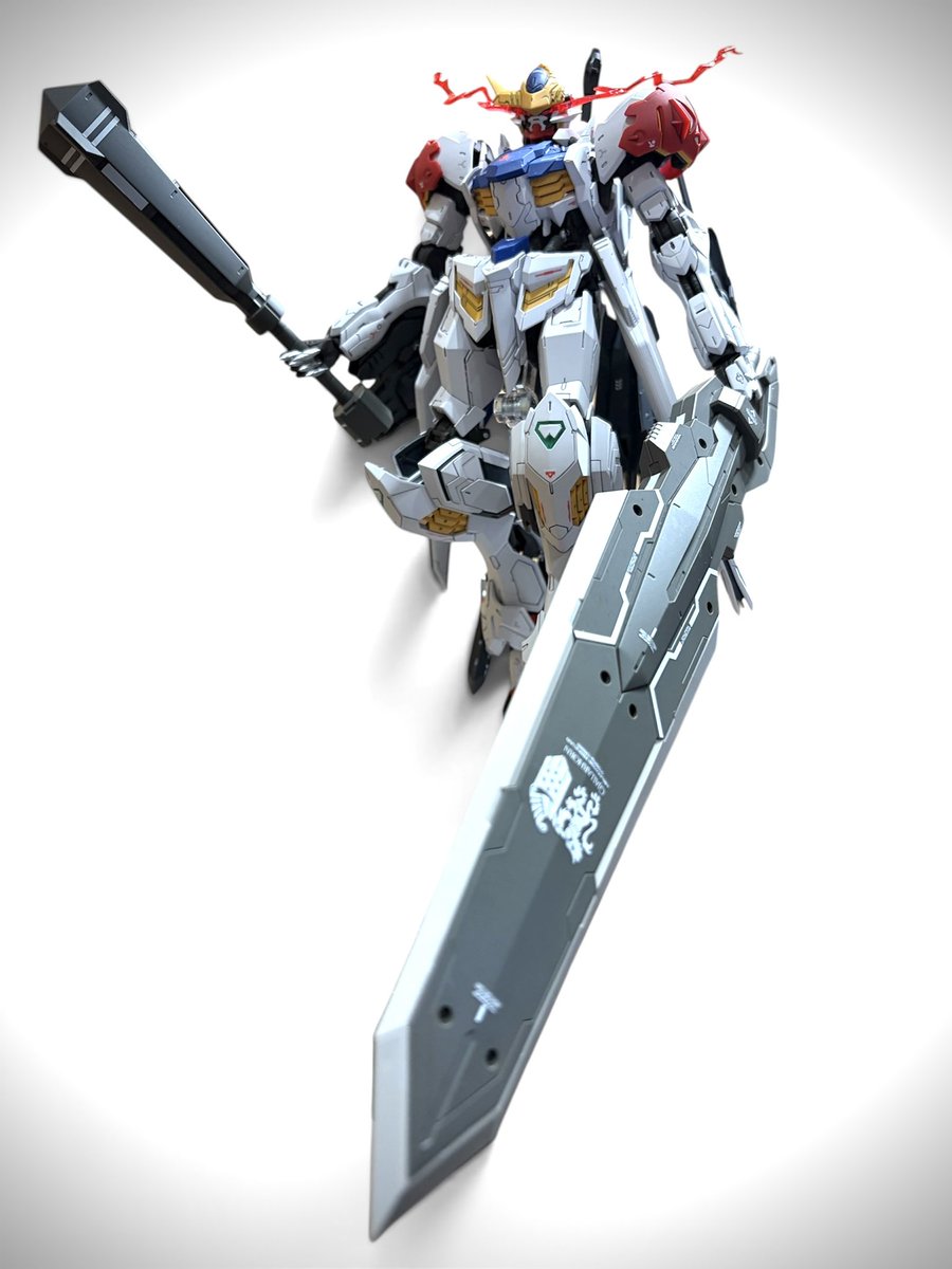 Redcomet_517's tweet photo. MG ガンダムバルバトス拡張パーツ装着😊
眼光エフェクトが格好良すぎる🤩
#ガンダム　#ガンプラ　#ガンプラ好きと繋がりたい　#gundam  #gunpla  #プラモデルライフ  #プラモデル　#ガンダムバルバトス https://t.co/2GkpKVNtmc