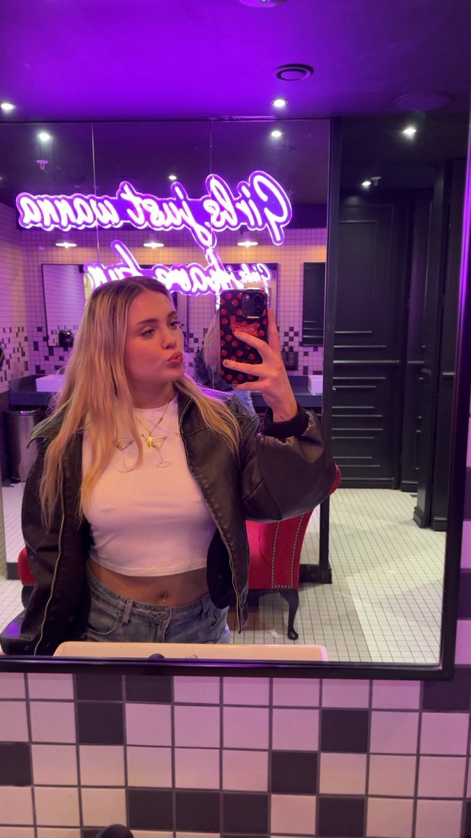 emsideyourmind's tweet image. Hey losers let me drain you xx
#paypig #findom #uksub #whalesub