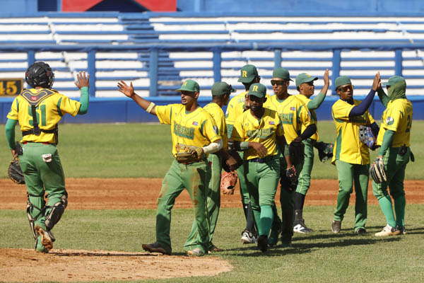 jit_digital's tweet photo. Vegueros lideran llamados a IV Liga Élite del #BeisbolCubano
Siete representantes pinareños fueron escogidos para reforzar equipos. Granma aportó cinco. #Cuba #LEBC #SiempreXCuba #Beisbol #InderCuba65
https://t.co/1mTQbutgN7 https://t.co/bpKd2iCstc