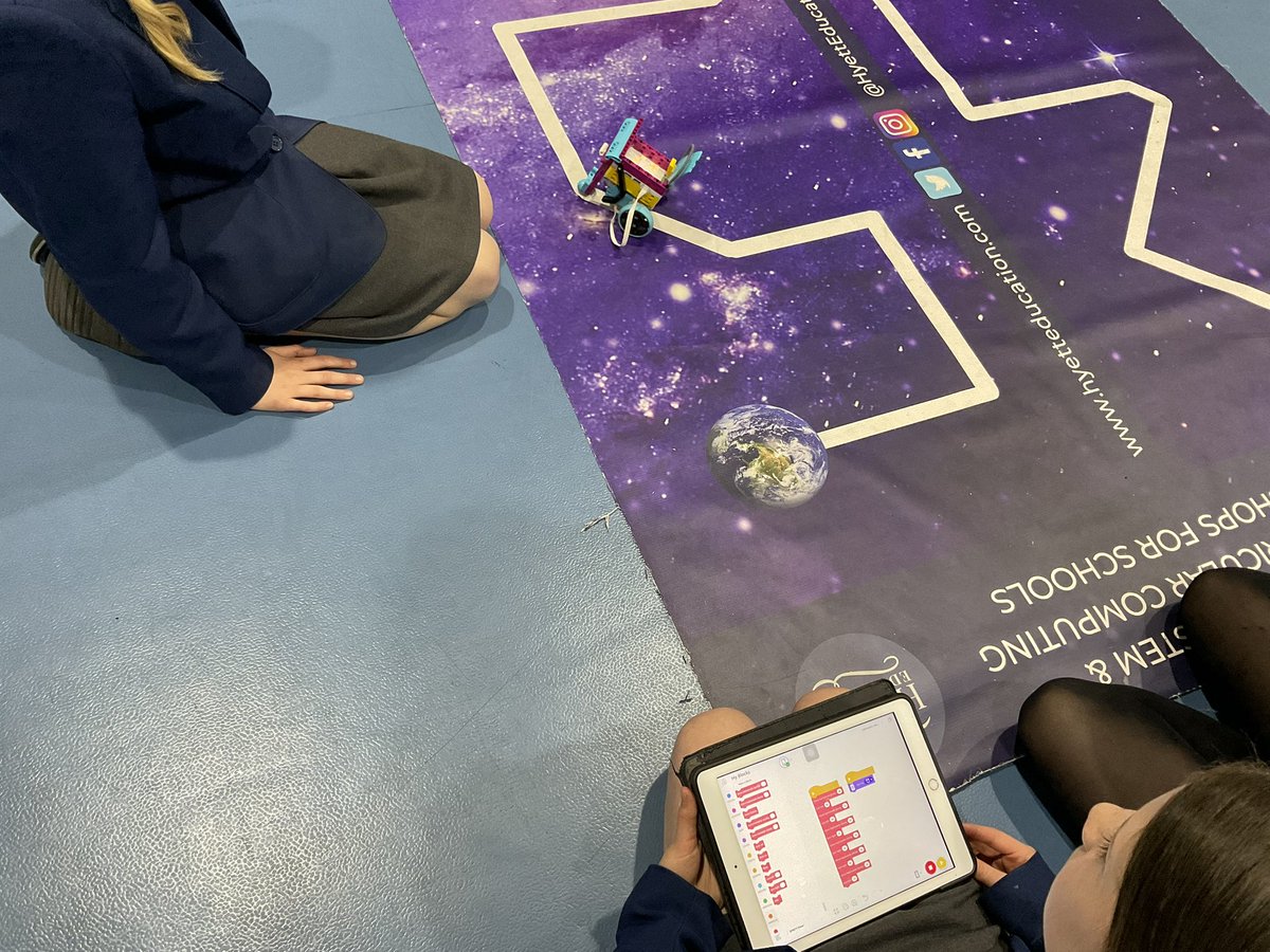 hyetteducation's tweet image. Excellent robot designs and #coding from the year 7 students @RuislipHigh yesterday.
