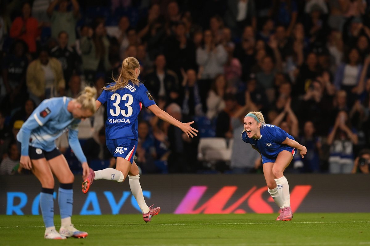 EM CASA 🏟️

O Chelsea anunciou que jogará todas as partidas da Women's Super League na temporada de 2026/27 no Stamford Bridge. Estádio principal do clube e que tem capacidade para mais de 40 mil torcedores. 

A decisão aconteceu após consulta com a equipe feminina do Chelsea e