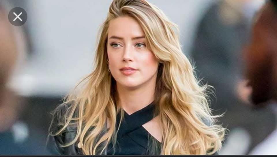 Un día como hoy, Abril 22 pero dd 1996 nace la actriz y modelo, Amber Heard.

Debutó en el cine con la cinta Friday Night Lights (2004), una emotiva cinta sobre futbol americano, que, posteriormente, seguiría su historia en la pantalla chica.

Amber se ha vuelto una actriz